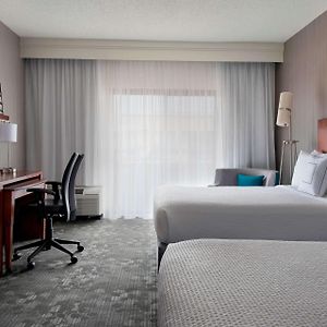 Queen Room Mobility or hearing accessible